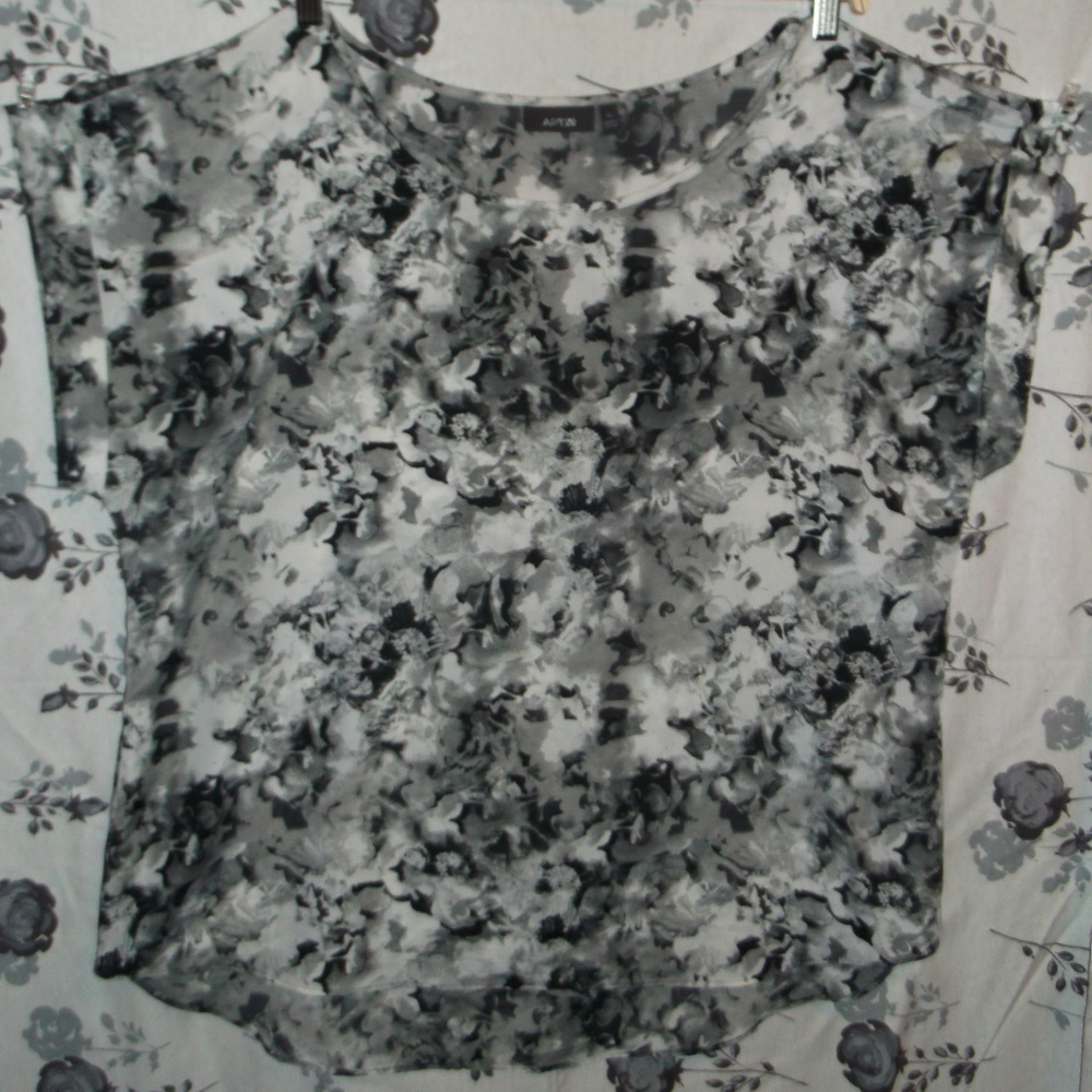 🔥 Apt. 9 floral blouse 🔥